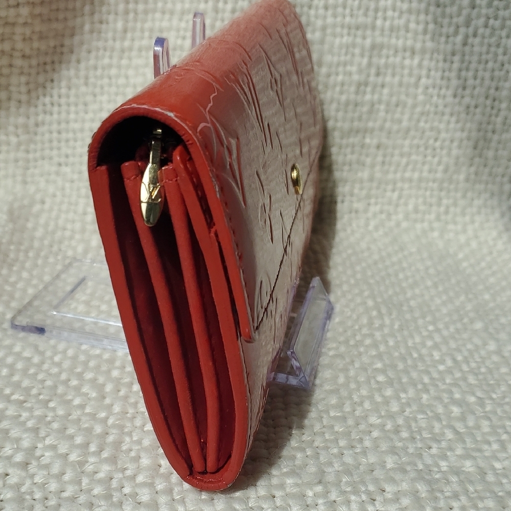 Louis Vuitton Red Wallet - Picture 7 of 17